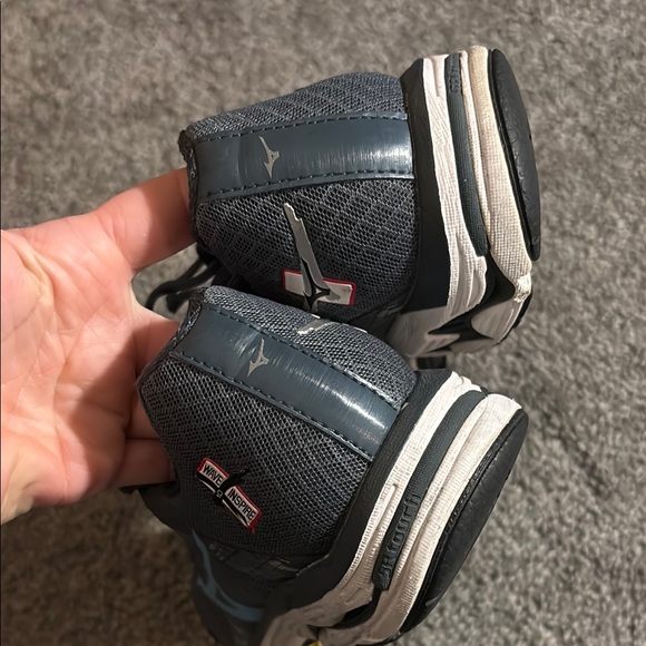 Mizuno Wave Inspire 10 Running Shoes - Picture 5 of 11